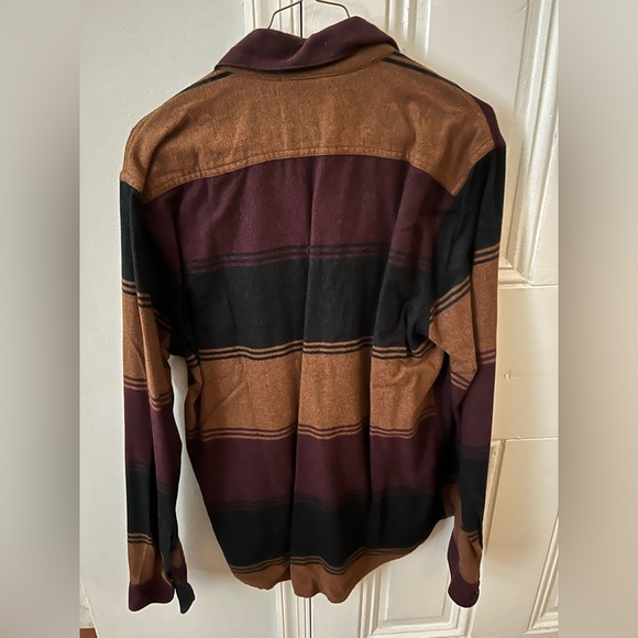 Express Flannel, Medium (M) - Picture 2 of 3